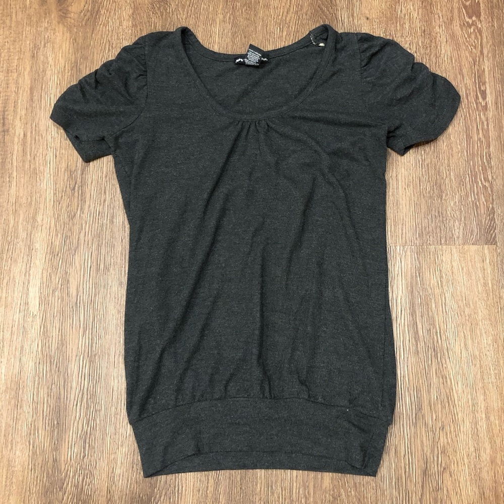 cute dark grey top brand sixteen size small